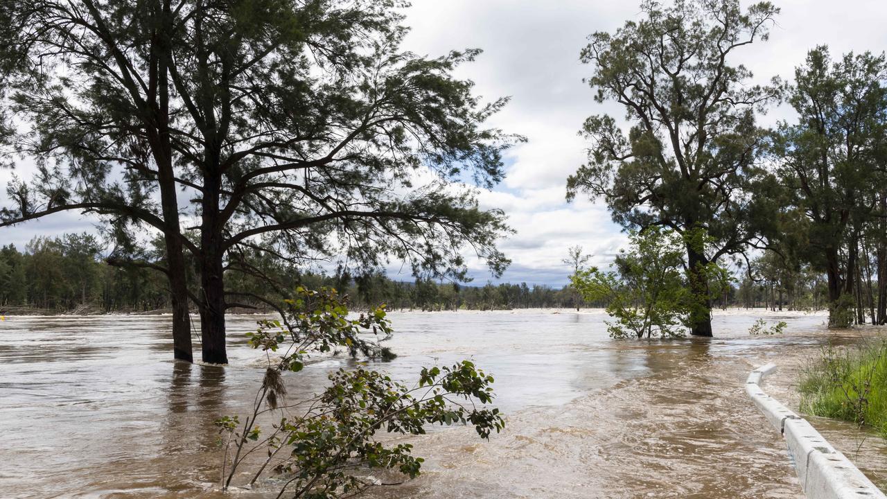 Eleven evacuation orders are in place. Picture: NCA NewsWire / Monique Harmer