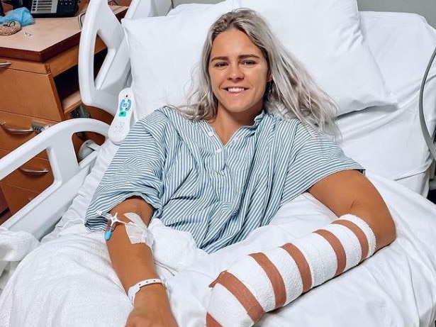 Shayna Jack is all smiles post operation on her broken hand which she sustained during a training swim for the 2022 Birmingham Commonwealth Games.