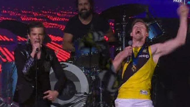 Jack Riewoldt sings Mr Brightside with The Killers