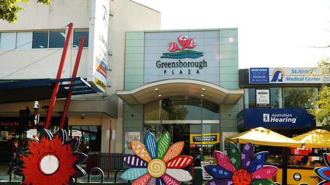 Greensborough Plaza has joined Westfield Plenty Valley and Epping Plaza in reopening retail stores ahead of Mother’s Day.