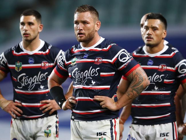 SYDNEY, AUSTRALIA - APRIL 12: Roosters players show their dejection during the round six NRL match between the Sydney Roosters and the South Sydney Rabbitohs at Allianz Stadium on April 12, 2018 in Sydney, Australia.  (Photo by Brendon Thorne/Getty Images)