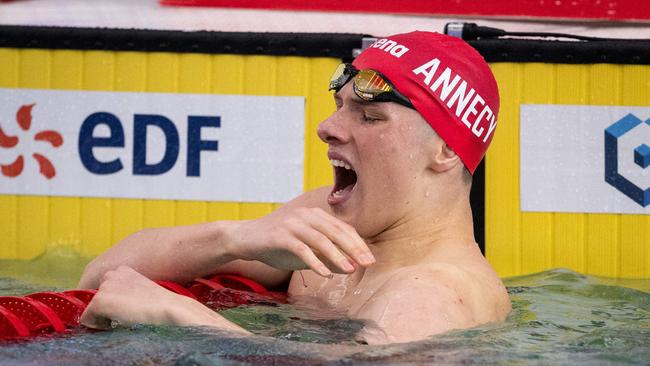 France's Rafael Fente Damers reacts after dislocating his shoulder. (Photo by SEBASTIEN BOZON / AFP)