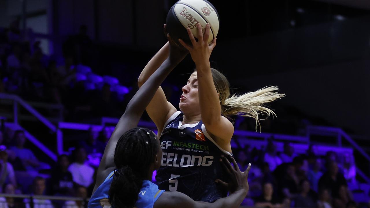 Geelong United’s Elissa Brett tries to drive for the basket under defensive pressure. Picture: Darrian Traynor/Getty Images