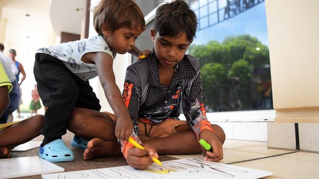 Kids from Borraloola gather to fight the mine's bond agreement with NTG. Picture: (A)manda Parkinson