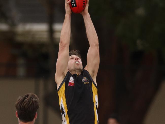 EFL Premier Division 2022: Balwyn v Doncaster East - elimination final at Central Reserve: Jeffrey Gobbels of Balwyn on Sunday 28th of August, 2022 in Glen Waverley, Victoria, Australia.Photo: Hamish Blair