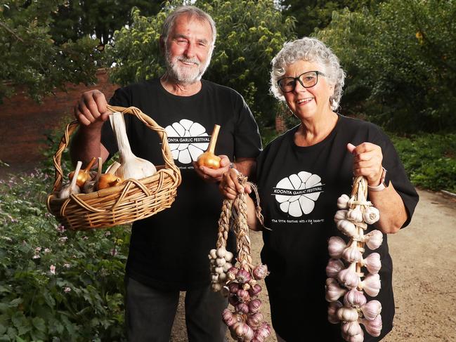 Geoff Dugan and Lesley Fraser are garlic growers and committee members of the Koonya Garlic Festival. Picture: Nikki Davis-Jones