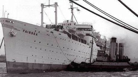 SS Fairsea docked at Fremantle to disembark migrants in 1950.