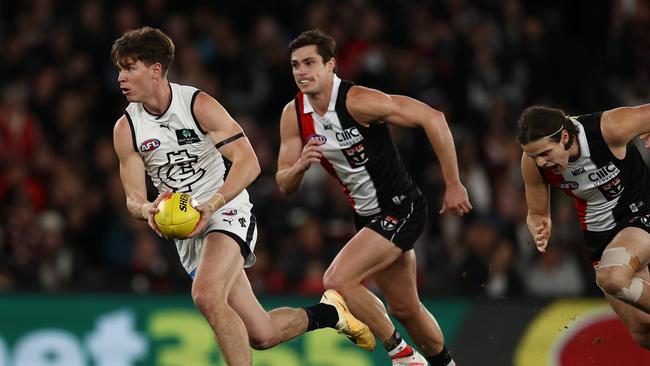 Paddy Dow bursts out of the middle for Carlton. Picture: Michael Klein