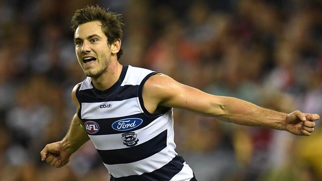 Daniel Menzel kicks a last-quarter goal against the Saints. Picture: AAP