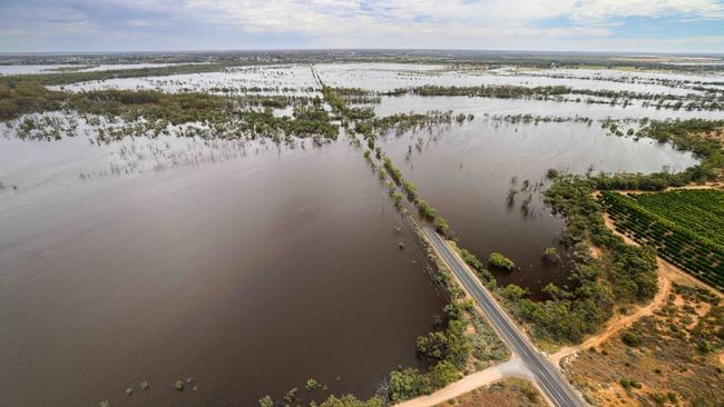 Bookpurnong Road, Loxton, on December 23. Picture: SASES