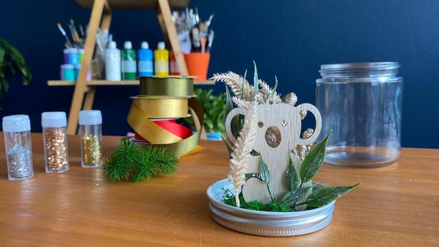 Christmas craft for kids: How to make a mason jar snow globe