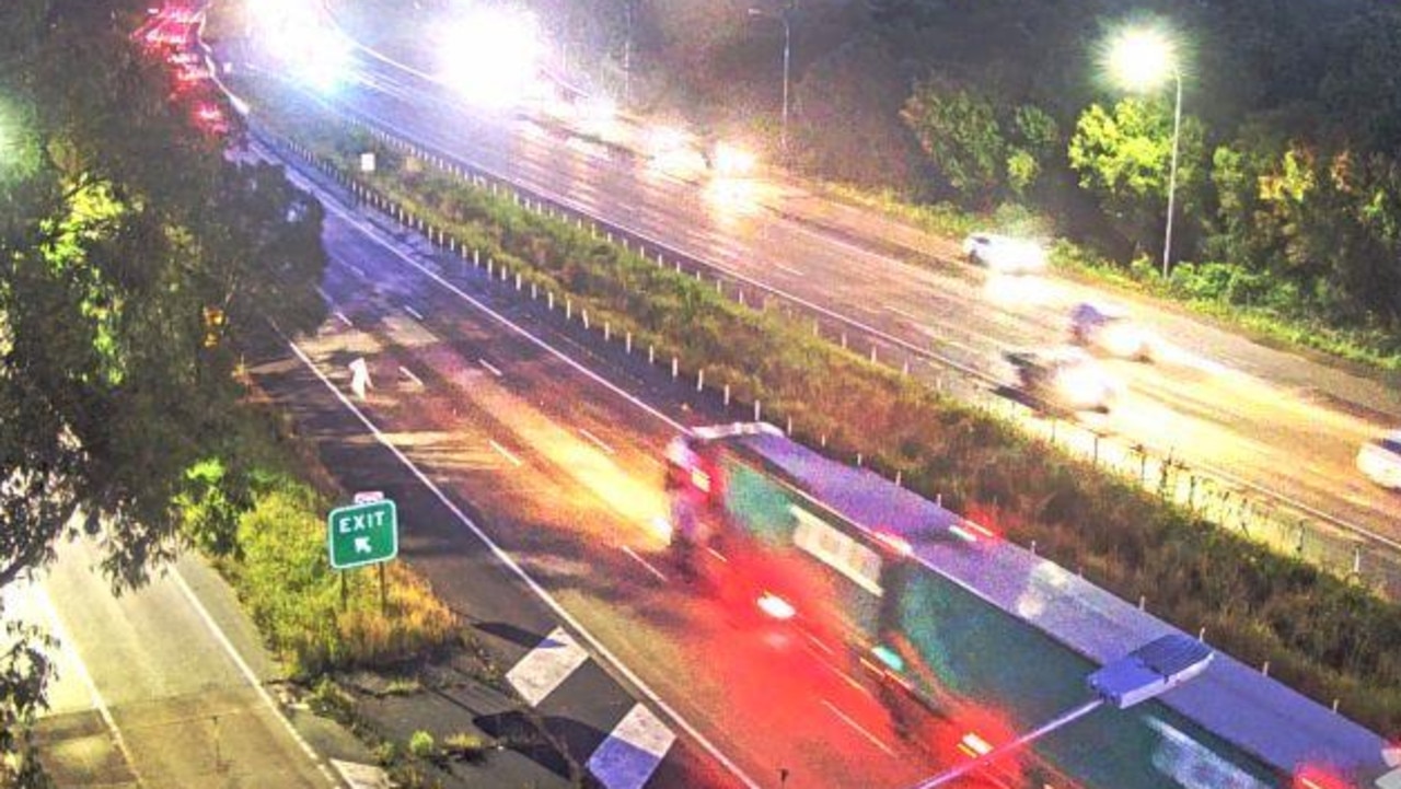 Truck spill causes chaos on M1 with dozens of cars stranded