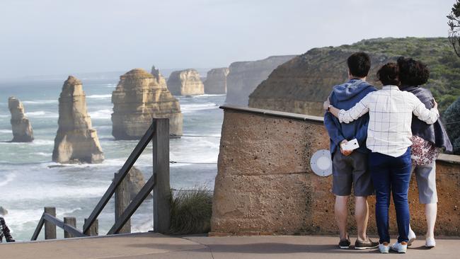 Tourists have been complaining about a lack of facilities for the Twelve Apostles.