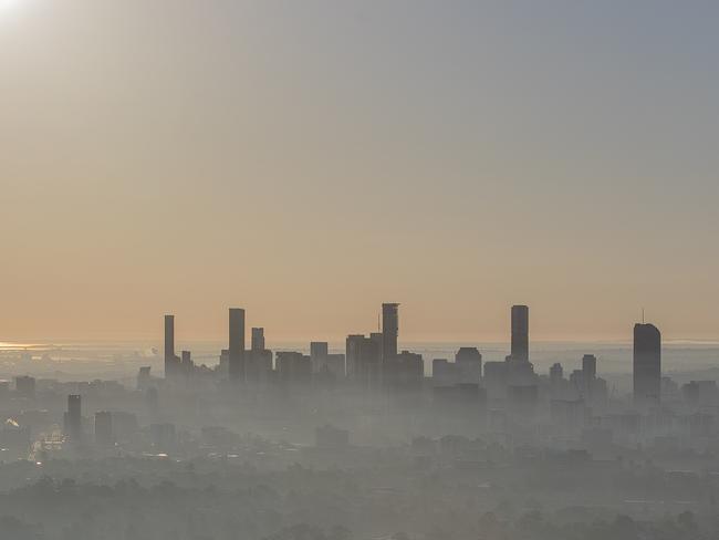 Haze over Brisbane.  Pic Peter Wallis