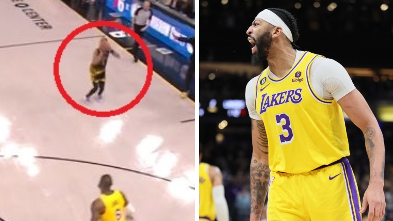 NBA Los Angeles Lakers Gold Shooter Shorts