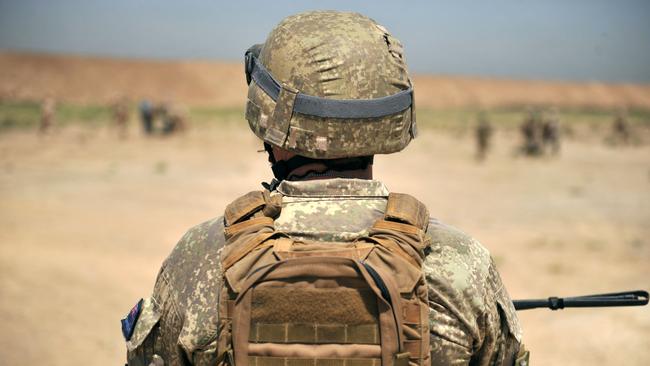 A New Zealand army soldier watches the 53rd Iraqi Army Brigade Combined Arms Training Activity at the Taji Military Complex, Iraq. *** Local Caption *** Defence Force personnel from Australia and New Zealand are training members of the Iraqi Security Forces to defeat the Daesh terrorist group. They are deployed on active service to Iraq as part of Task Group Taji 5.  The training includes: the laws of armed conflict, weapons handling, first aid, vehicle checkpoints, explosive hazards awareness, building clearances and obstacle breaching techniques.  Instruction is inclusive of tactics, techniques and procedures from squad through to company-level operations for use in the fight against Daesh.