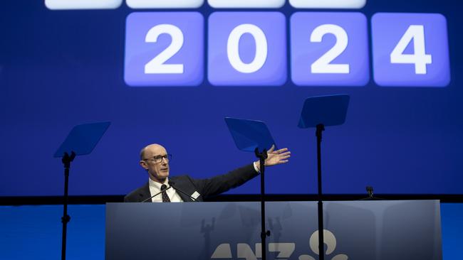 MELBOURNE, AUSTRALIA - NewsWire Photos - 19 DECEMBER, 2024:  Thursday 19th December 2024.  ANZ AGM.Chairman Paul O'Sullivan opens the AGM with outgoing CEO Shayne Elliott.Picture: NewsWire / Arsineh Houspian