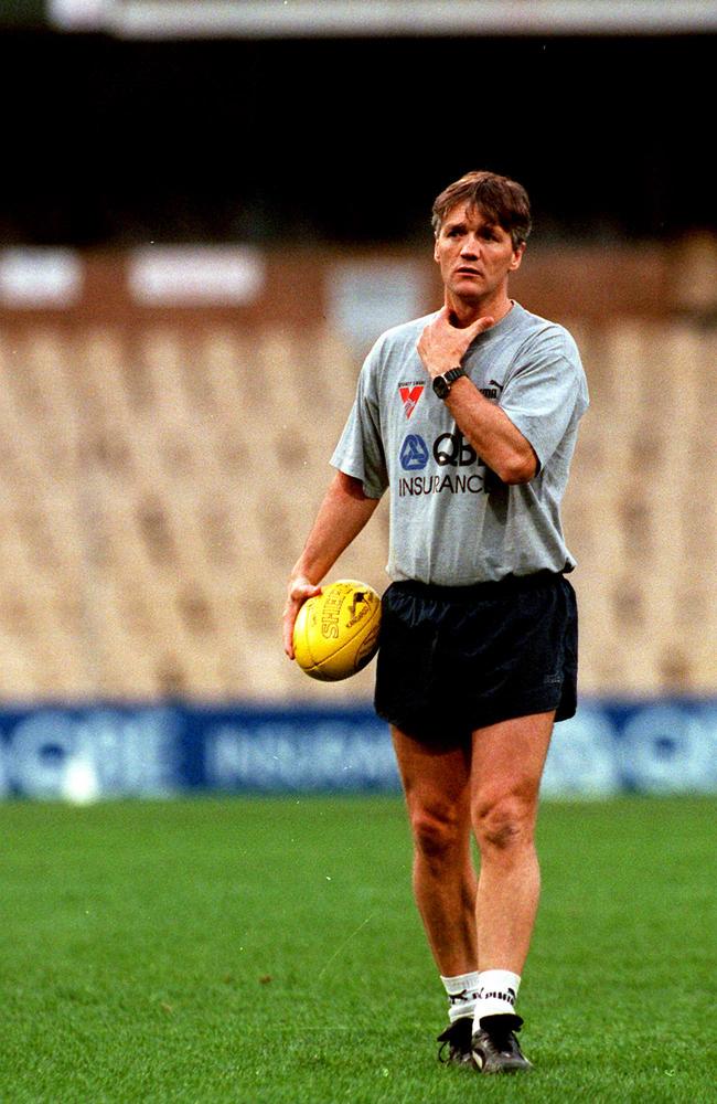 Assistant Sydney Swans AFL coach Damian Drum during training at the SCG in 1998.