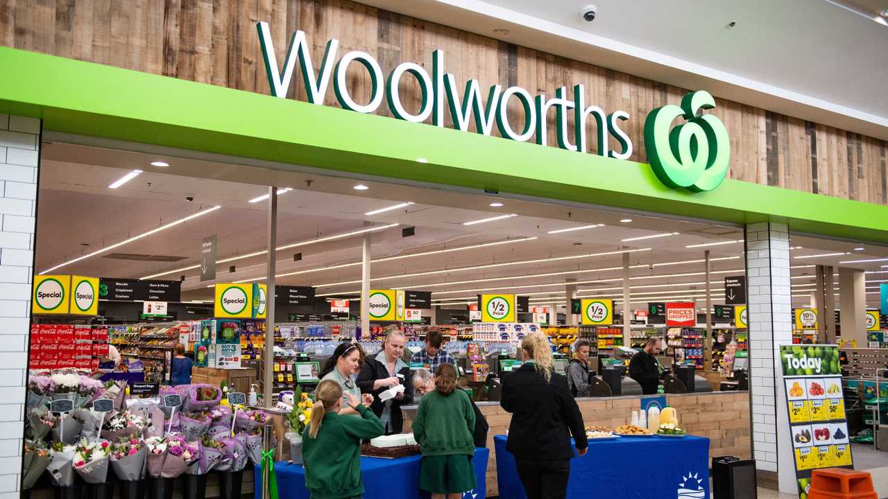 Woolworths Group to hire 20,000 Australians out of luck due to closures. Picture: Trevor Veale