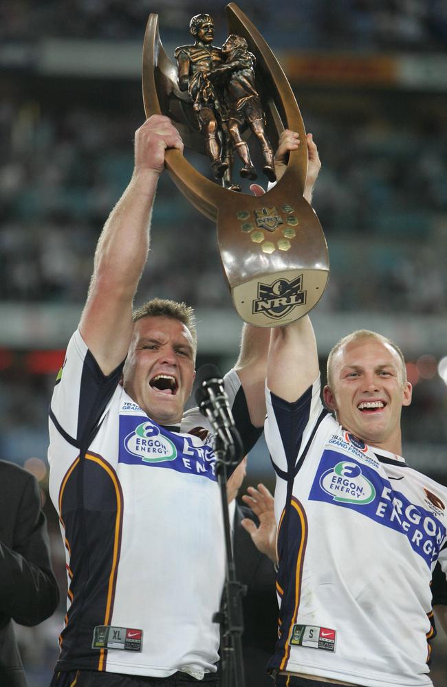 Darren Lockyer and Shane Webcke celebrate.