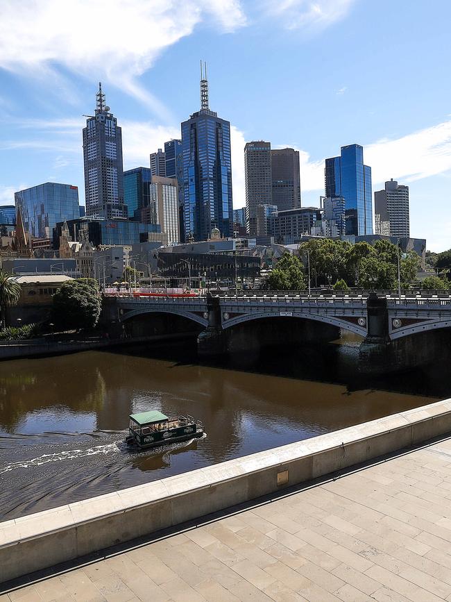 There are sales on one-way tickets to Melbourne. Picture: NewsWire / Ian Currie