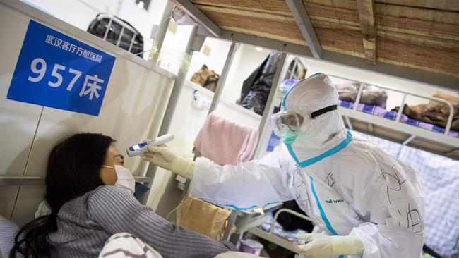 As the COVID-19 outbreak rages in China, the Australian National University tries to lock in its new Chinese students with a generous scholarship offer. Photo:AFP