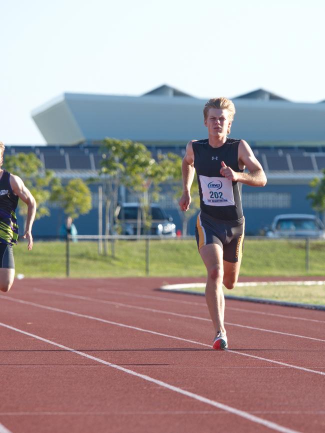 Jarves Robin of Sarina at full stride. Mackay Athletics Summer Series. November 20th, 2021. Picture: Marty Strecker