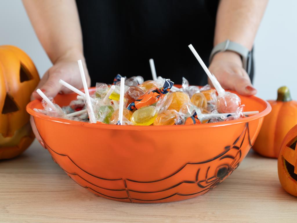 People are leaving bowls of lollies outside their homes, which teens are taking advantage of. Picture: iStock