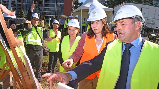 Consolidated Properties executive chairman Don O'Rorke talks to Queensland Premier Annastacia Palaszczuk about the planning of Yeerongpilly Green.