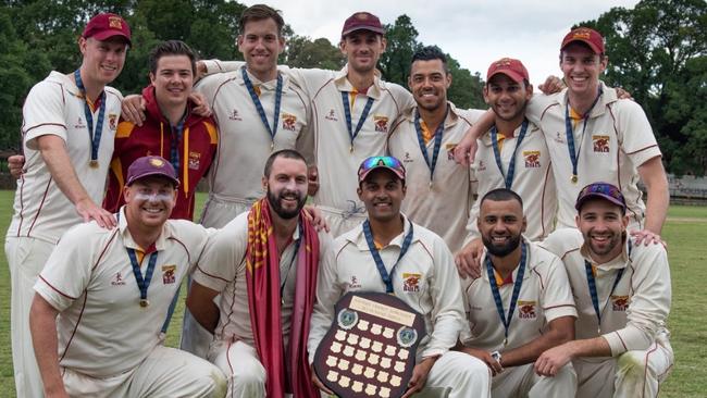 North Balwyn celebrates with the Dunstan Shield (Picture: Chris Mirabella)