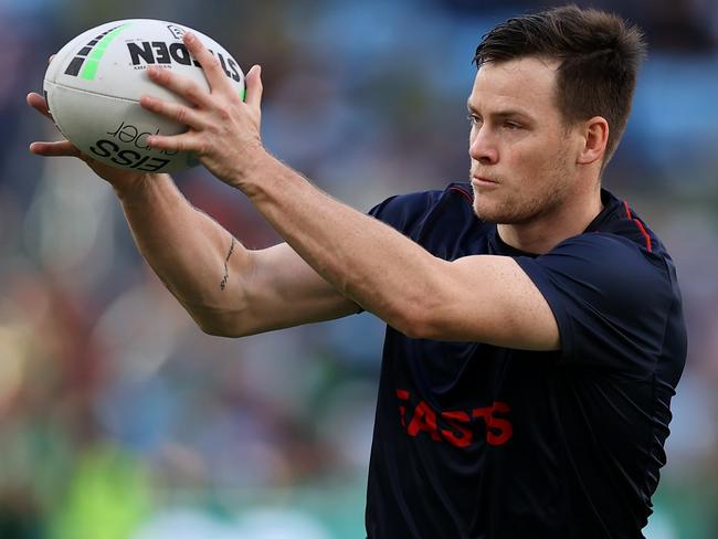 SYDNEY, AUSTRALIA - SEPTEMBER 11: Luke Keary of the Roosters warms up ahead of the NRL Elimination Final match between the Sydney Roosters and the South Sydney Rabbitohs at Allianz Stadium on September 11, 2022 in Sydney, Australia. (Photo by Mark Kolbe/Getty Images)