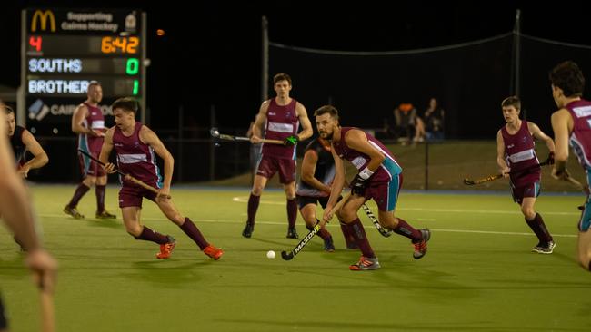 Peter Sceresini goes on the attack with six minutes left on the clock. Picture: Emily Barker