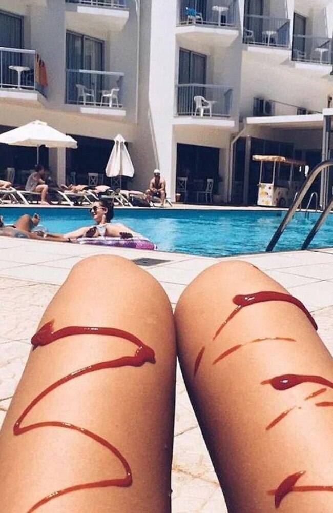One holiday-maker is so sick of the buffet at their all-inclusive hotel that she’s about to eat her own hot dog legs.