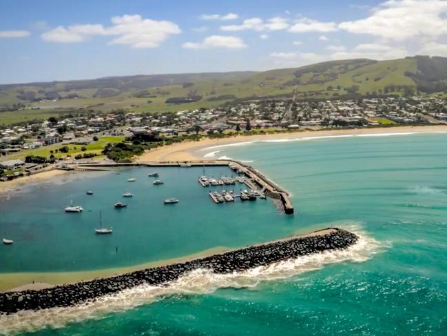 Apollo Bay is not only naturally beautiful but offers an abundance of fresh local seafood.