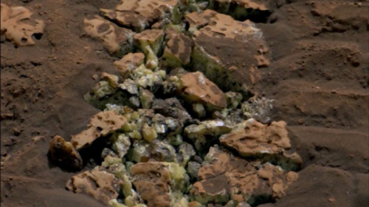 The rock was broken open when Curiosity ran it over. Picture: NASA/JPL-Caltech/MSSS