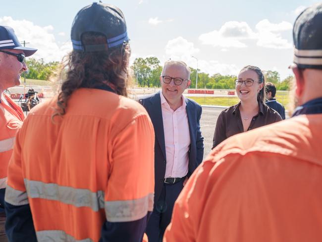 ROCKHAMPTON, AUSTRALIA. 07 JANUARY, 2025. The Prime Minister, Anthony Albanese, is in Rockhampton today with Minister Catherine King, Senator Nita Green and Labor's Candidate for Capricornia, Emily Mawson at Rockhampton ring road. Picture: PMO via NewsWire