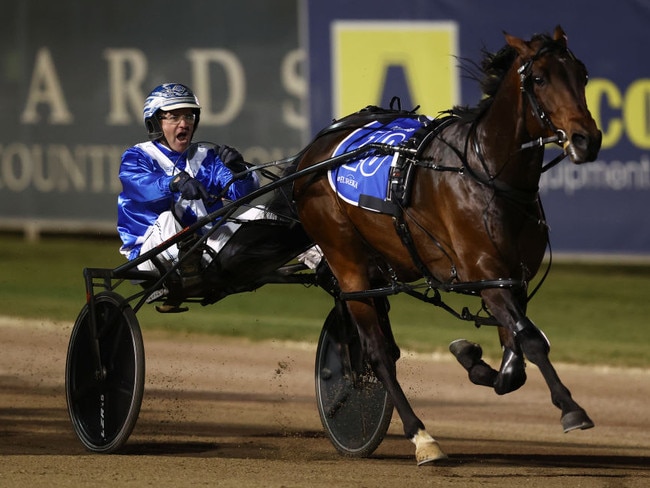 SYDNEY, AUSTRALIA - SEPTEMBER 07: Luke McCarthy drives Don Hugo to victory in Race Eight, the The Tab Eureka during The TAB Eureka at Club Menangle on September 07, 2024 in Sydney, Australia. (Photo by Jason McCawley/Getty Images for Club Menangle)