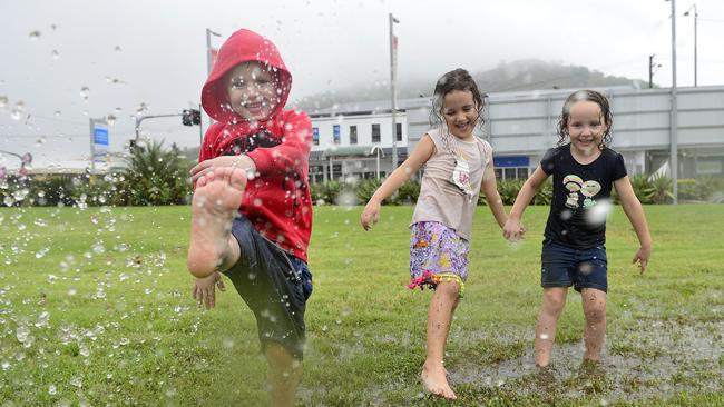 A month’s worth of rain could fall over Townsville within a day as a cloud band moves over North Queensland. PICTURE: MATT TAYLOR.