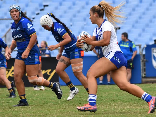 Audrey Nadaya-Harb runs at the line. Picture: Sean Teuma