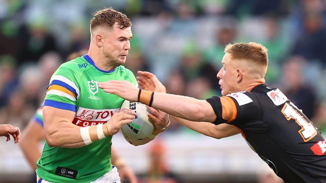 CANBERRA, AUSTRALIA - AUGUST 06: Hudson Young of the Raiders in action during the round 23 NRL match between Canberra Raiders and Wests Tigers at GIO Stadium on August 06, 2023 in Canberra, Australia. (Photo by Mark Nolan/Getty Images)