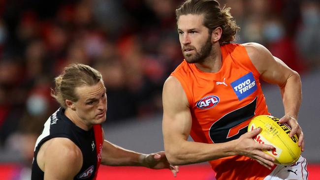 Callan Ward looks to send the Giants deep into attack. Picture: Getty Images