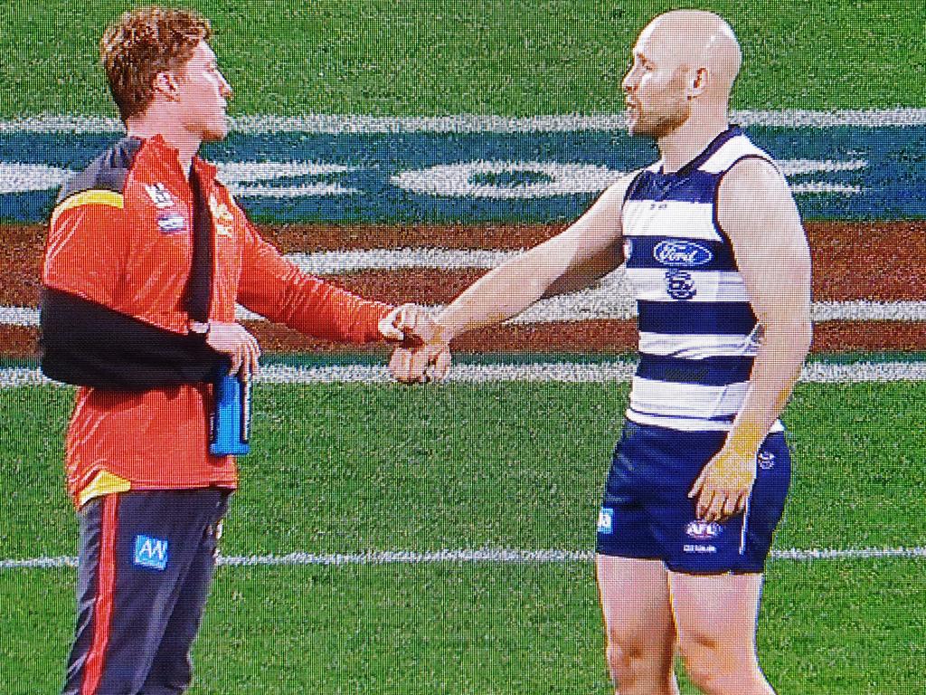 Gary Ablett tracked down Matt Rowell after the Cats' win.