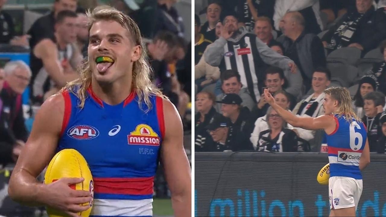 AFL 2022 Bailey Smith of Western Bulldogs gives it to fan in