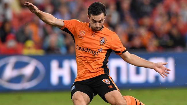 Roar player Tommy Oar takes a shot at goal during the penalty shoot-out during the A-League Elimination Final match between the Brisbane Roar and the Western Sydney Wanderers at Suncorp Stadium in Brisbane, Friday, April 21, 2017. (AAP Image/Dave Hunt) NO ARCHIVING, EDITORIAL USE ONLY