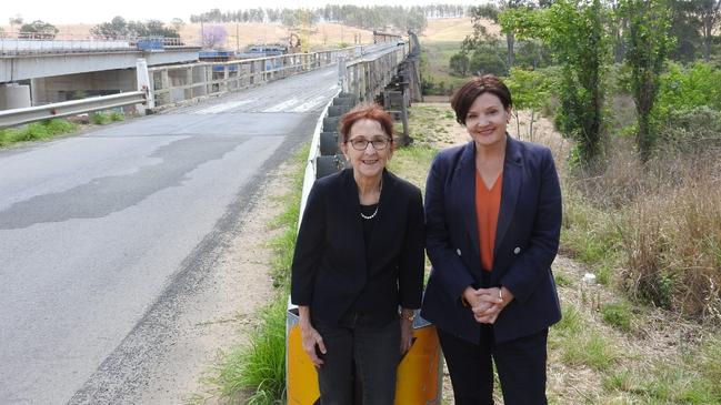 BRIDGE BRIEFING: Lismore MP Janelle Saffin briefs NSW Opposition Leader Jodi McKay on the community campaign to save the Tabulam Truss Bridge. Photo: Janelle Saffin