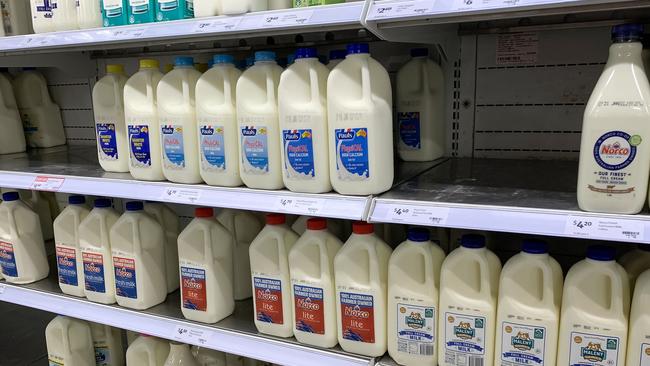 Victorians could see a shortage of Woolworths brand milk amid the ongoing strike. Picture: NCA NewsWire/Tertius Pickard