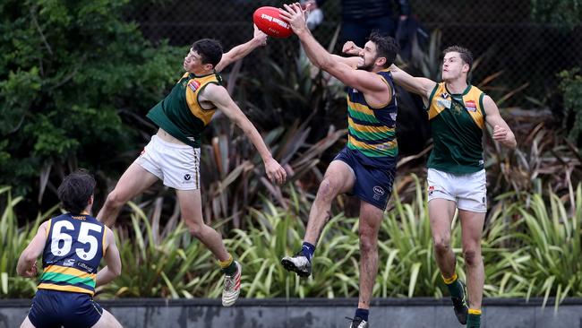 St Kevin’s Jarrad Waite takes on Old Trinity on Saturday. Picture: Mark Dadswell