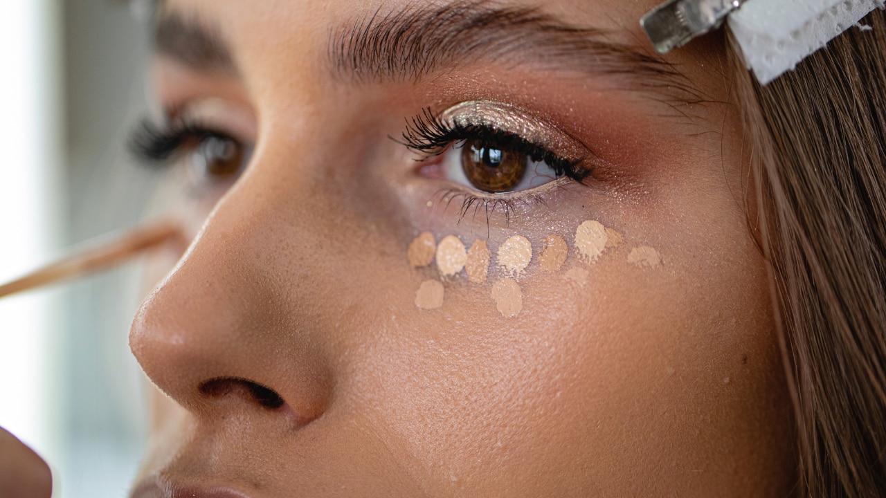 How To Conceal Dark Circles Without
