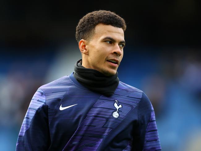 LONDON, ENGLAND - FEBRUARY 22: Dele Alli of Tottenham Hotspur warms up prior to the Premier League match between Chelsea FC and Tottenham Hotspur at Stamford Bridge on February 22, 2020 in London, United Kingdom. (Photo by Julian Finney/Getty Images)