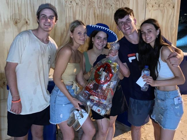 Schoolies rewarded for their bun-real behaviour